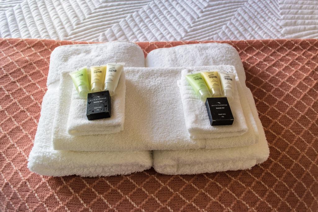 Madsen Retreat Hotel Penguin Luaran gambar